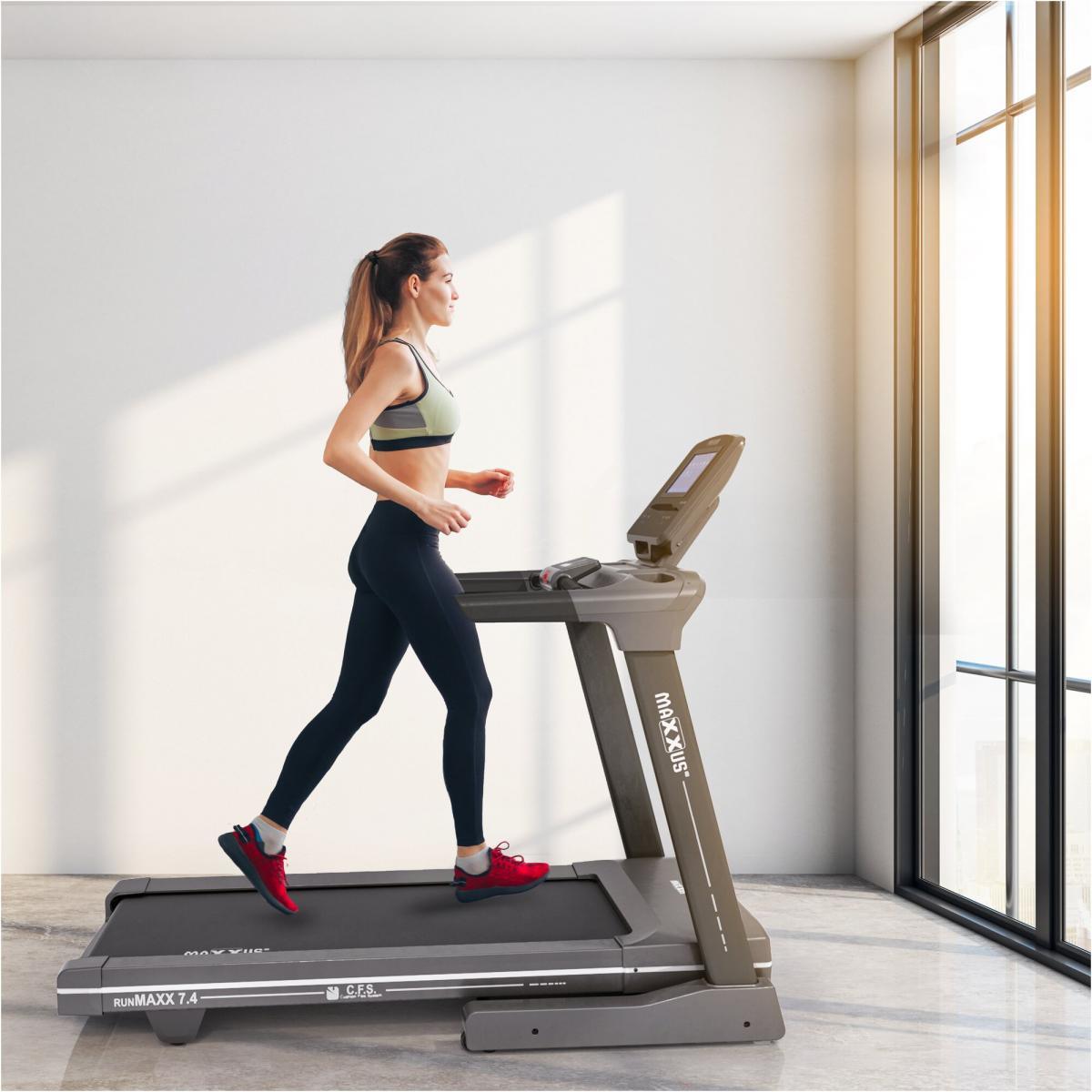 Traka za trčanje RunMaxx 7.4T